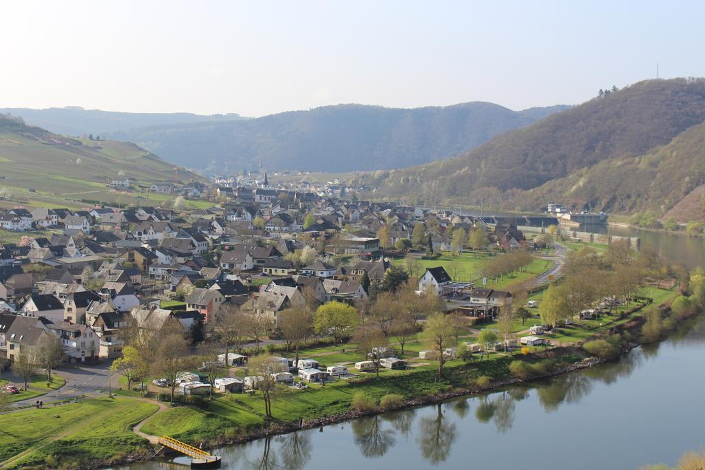 Ferienwohnungen Am Bruttiger Moselsteig Экстерьер фото